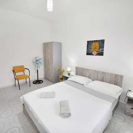 Bed & Breakfast 12