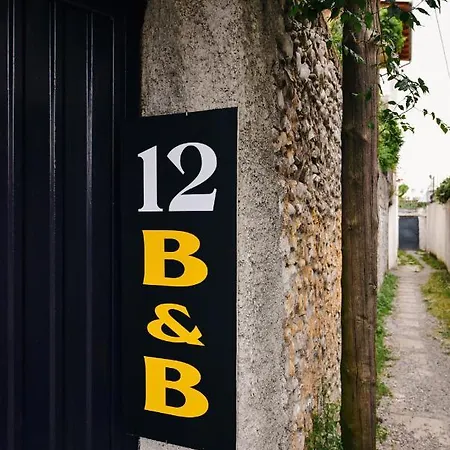 Nocleg ze śniadaniem 12